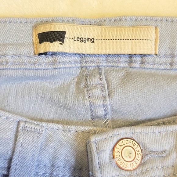 Levi's - Picture 10 of 11